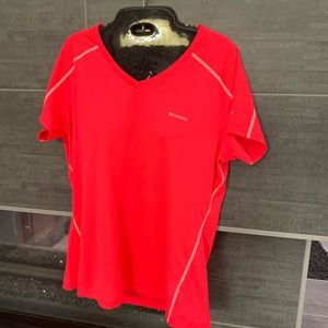 Columbia T-shirt